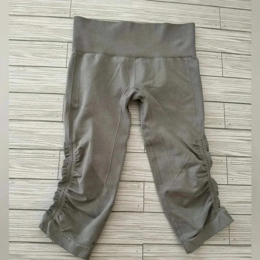Lululemon | In The Flow Crop Leggings - Size 6